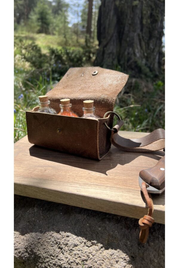 Kamp Baharatlığı 3'lü Set, Bushcraft, Hakiki Deri Baharatlık Cam Şişe - Görsel 2